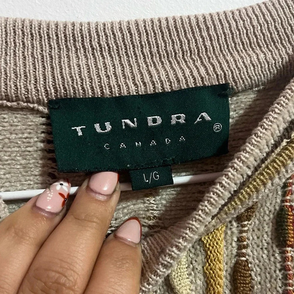 Tundra Canada size large vintage coogie style sweater 3D style - Picture 3 of 3
